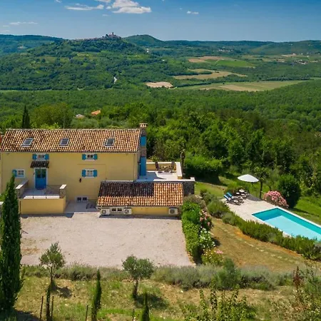 فيلة Pigini By Guide Livade