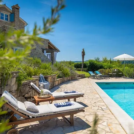 فيلة Pigini By Guide Livade